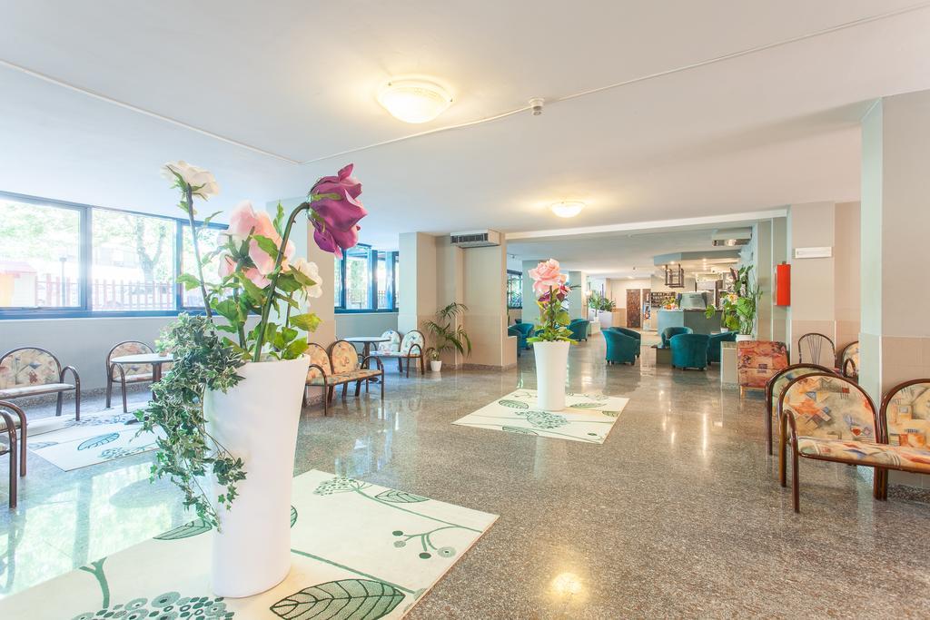 Family Hotel Mediterraneo - Azzurro Club Cesenatico Exterior photo
